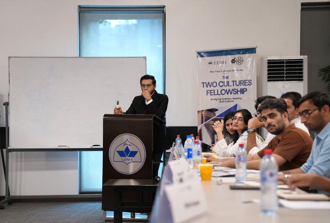 Introduction to the Two Cultures in Sciences and Humanities
