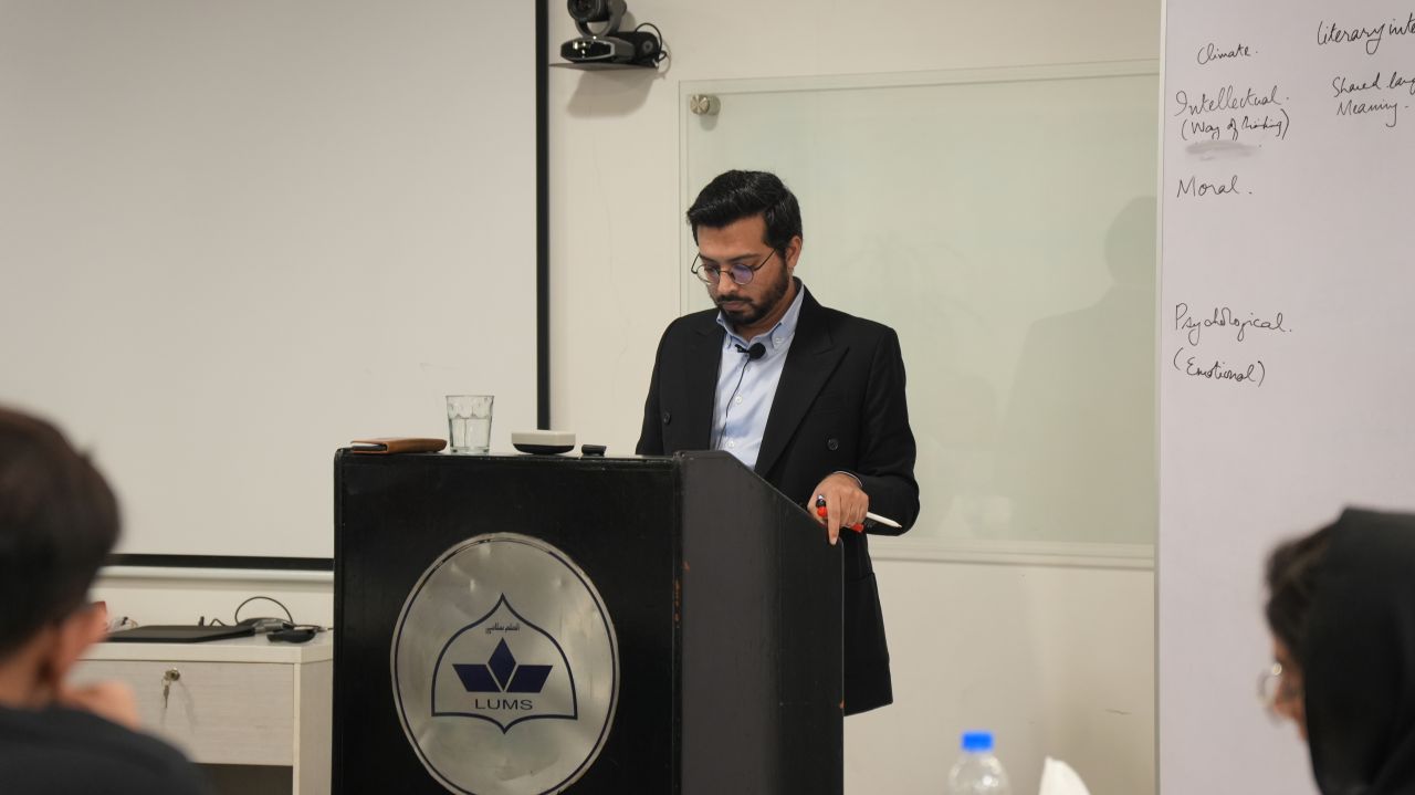 Introduction to the Two Cultures in Sciences and Humanities